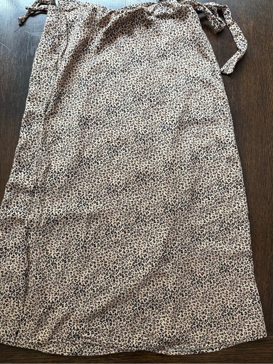 URBAN Romantics Dresses & Skirts - URBAN Romantics Leopard Print Wrap Midi Skirt in Beige and Black Size Small